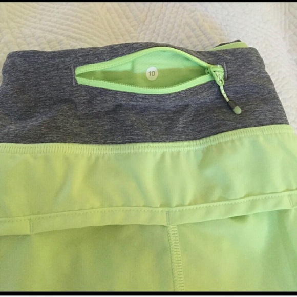 Lululemon speed shorts size 10 - Picture 2 of 4